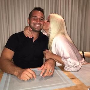 Meet your Posher, Carrieann